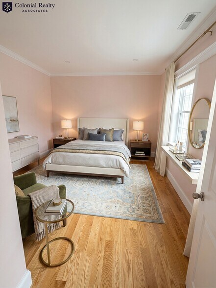 Building Photo - 42 Parsons St