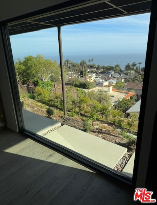 Building Photo - 1433 Silvius Ave