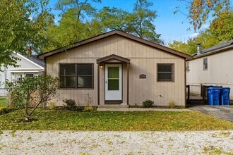 Building Photo - 37446 E Park Ln