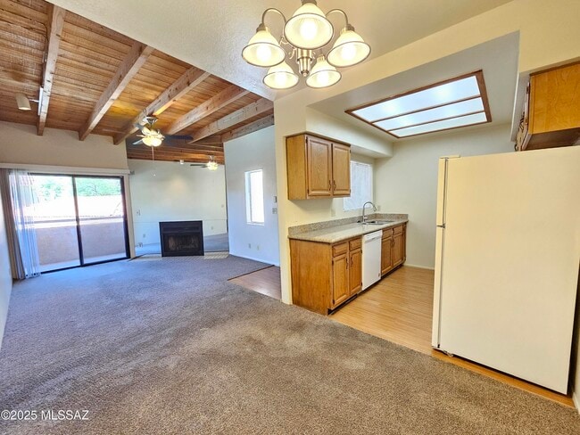 Building Photo - 5750 N Camino Esplendora