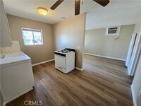 Building Photo - 961 W Kimball Ave