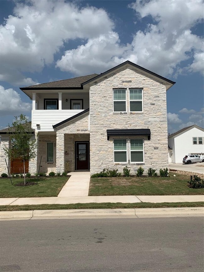 Building Photo - 8601 Looksee Ln