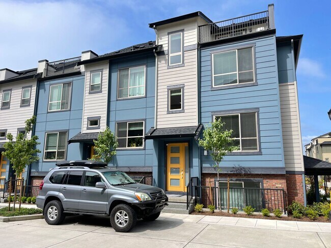 Building Photo - CLICK "REQUEST A TOUR" NOW!