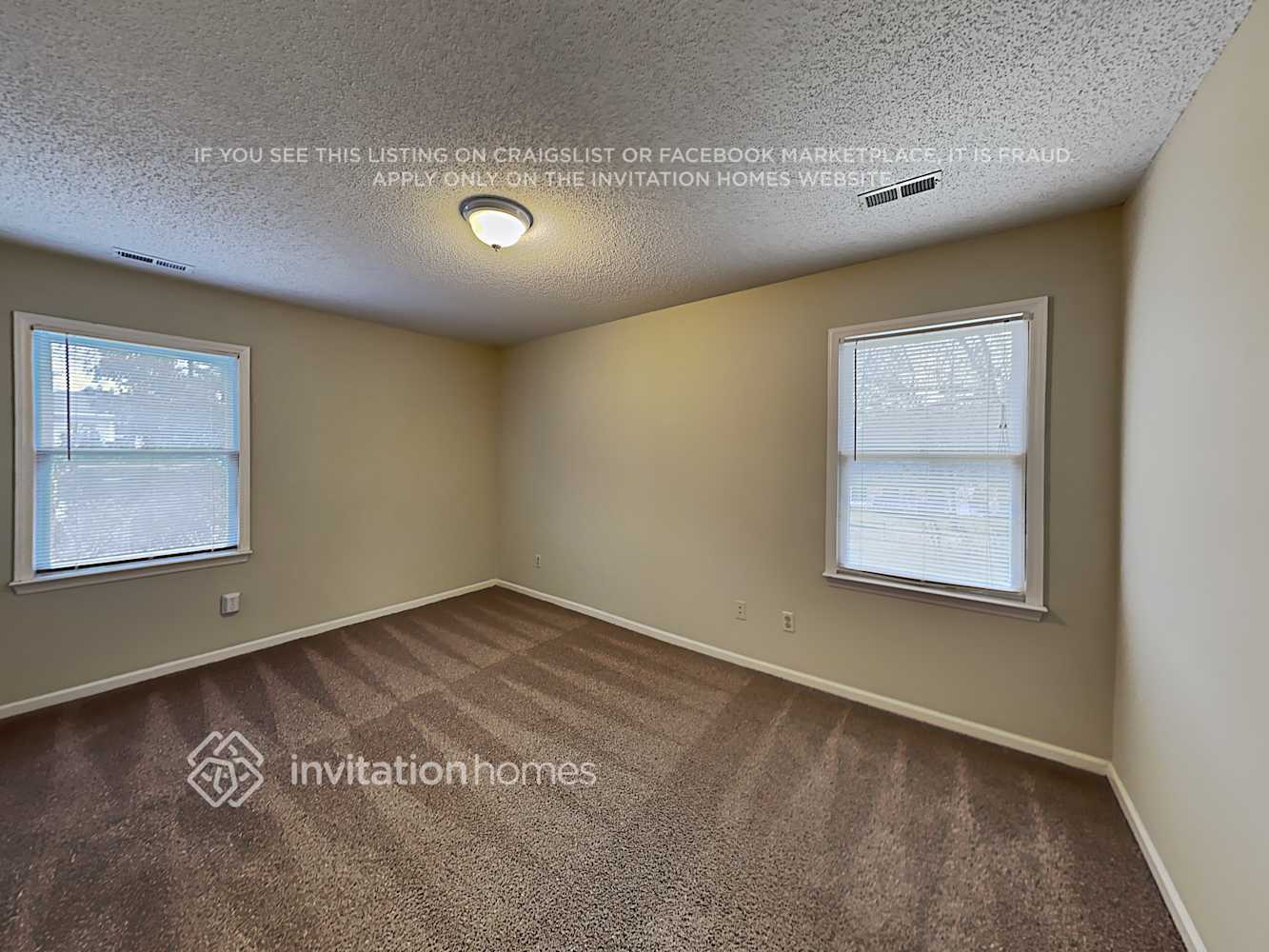 Building Photo - 2620 Woodcrest Dr SW
