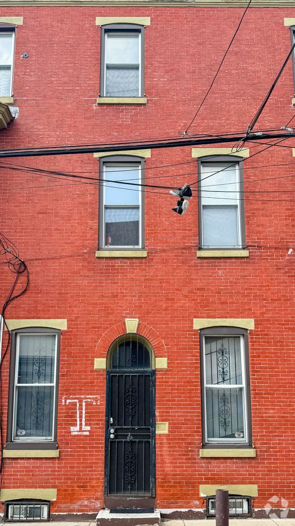 Building Photo - 1617 W Montgomery Ave