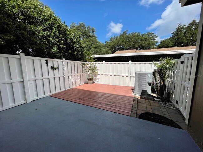 Building Photo - 6902 San Mateo Ct