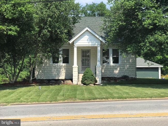 Primary Photo - 117 S Trooper Rd