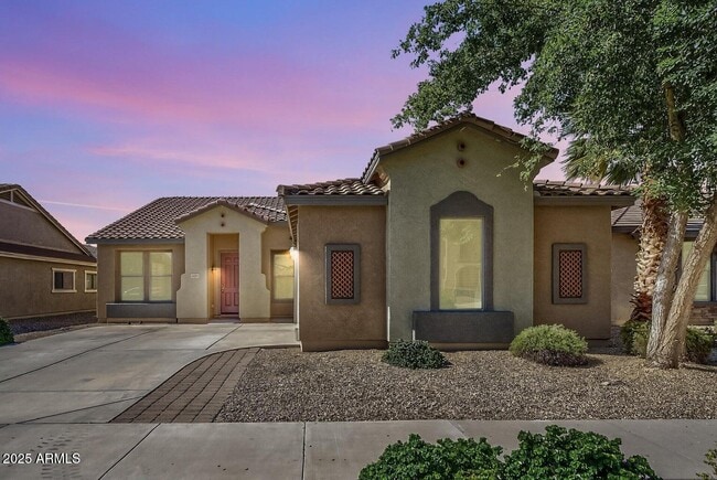 Building Photo - 18391 W Stinson Dr