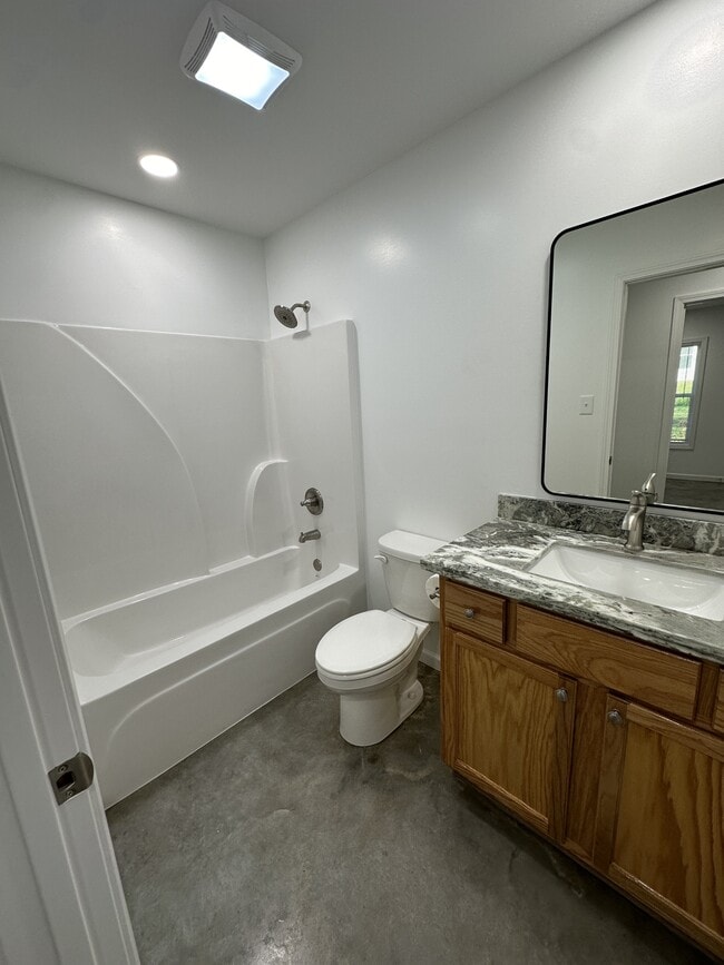 Building Photo - 126 S Refinery St