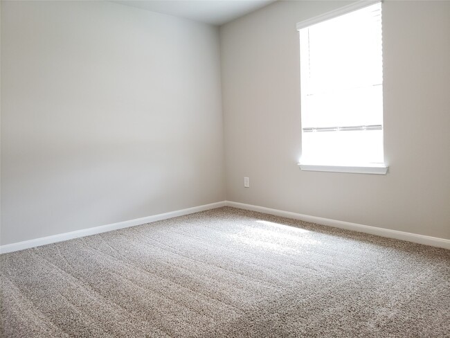 Building Photo - 3642 Park Vista Dr