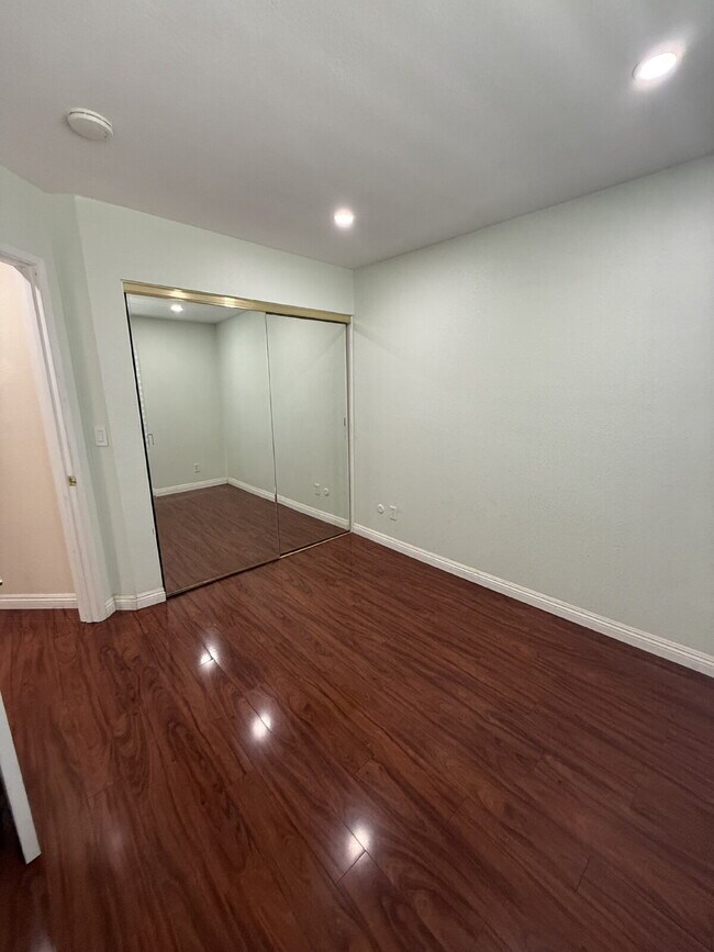 Building Photo - Beautiful 3-Bedroom 2 bathroom in the Heart of Pleasanton!