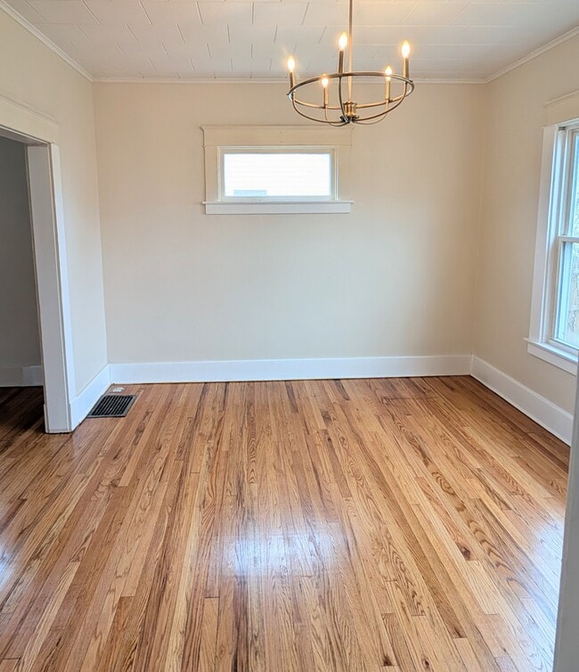 Building Photo - 409 E Bloomfield St