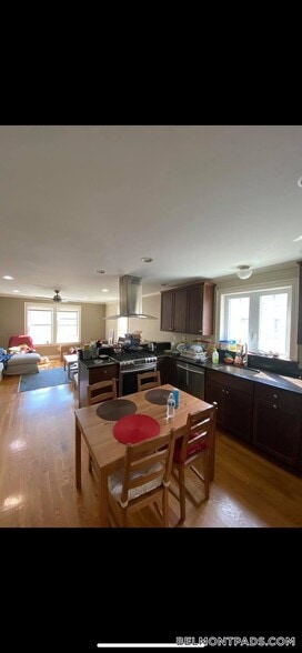 Building Photo - 622 Trapelo Rd