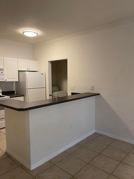 Building Photo - 549 SE Prescott Pl