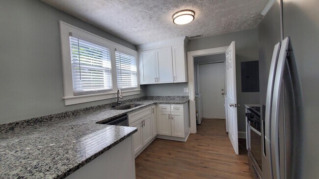 Building Photo - 366 Merrimac Ave