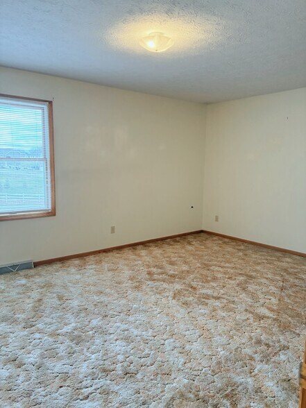 Building Photo - 1248 Boettler Rd