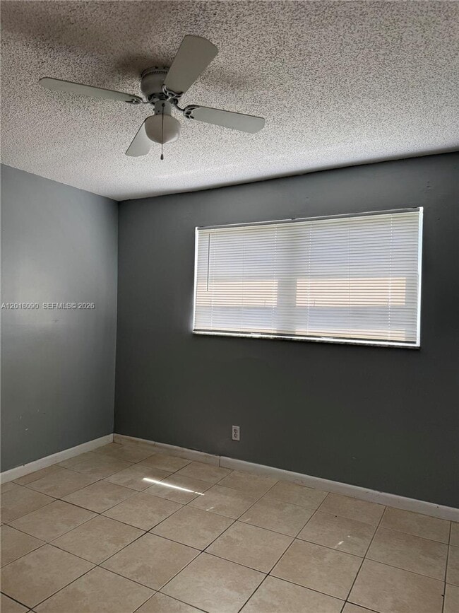 Building Photo - 8020 N Colony Cir