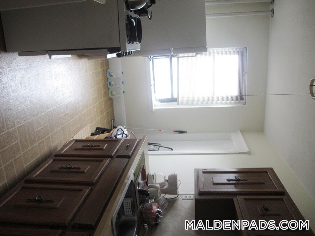 Building Photo - 349 Pleasant St