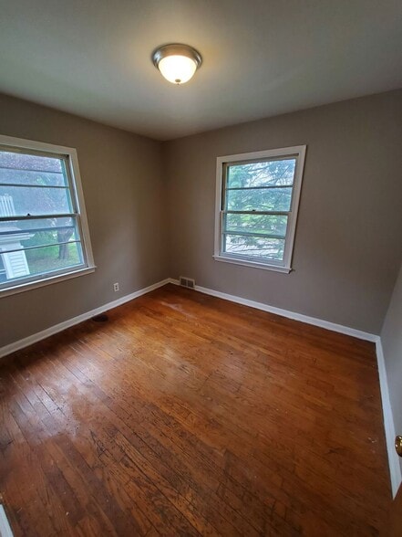 Building Photo - 3433 N 76th St