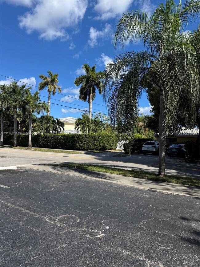 Building Photo - 1701 Washington St