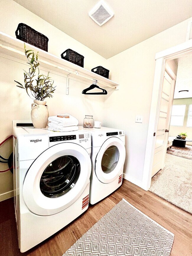 Building Photo - BRAND NEW HOME! 4 Bed/2.5 Bath plus Office and Flex Space Upstairs