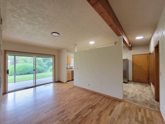 Building Photo - 305 N Quincy Pl