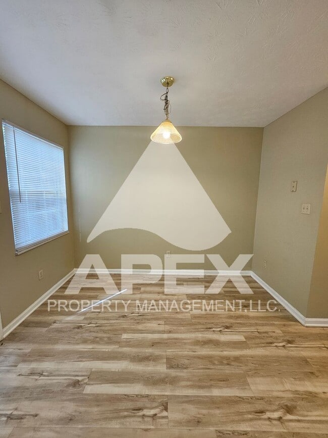 Building Photo - MOVE-IN SPECIAL, $1 RENT!! - Spacious 2Bd - 1.5 Ba Town Home---WEST--CEDAR BLUFF!