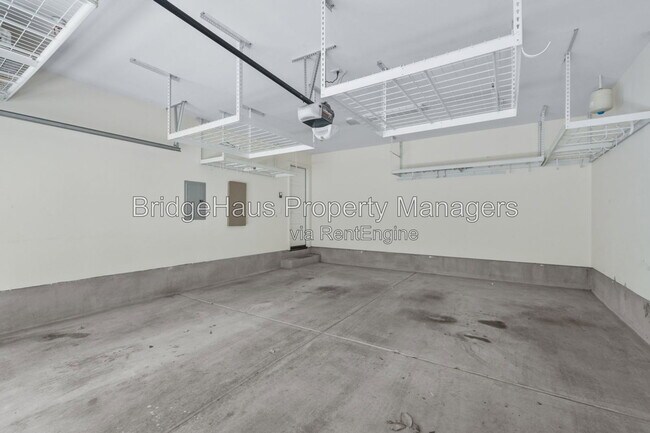 Building Photo - 7857 Inception Way