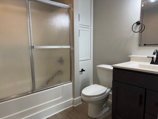 Building Photo - 402 Fernando St NE