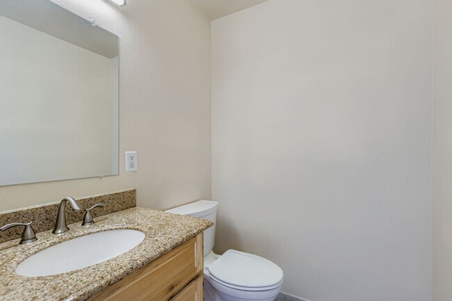 Building Photo - Fantastic Location Near Kendrick Lake Park!