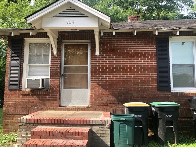 Building Photo - 506-506 Kingston Ave NE