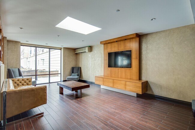 Building Photo - 149 Essex St