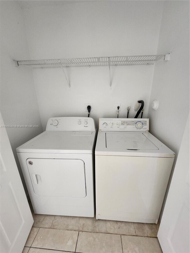 Building Photo - 2466 SE 15th Pl