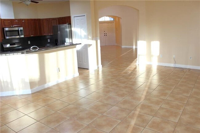 Building Photo - 10670 Old Hammock Wy