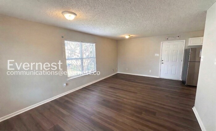 Building Photo - 3002 Sonya Dr NW