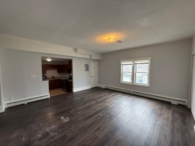 Building Photo - 555-565 N Kent St