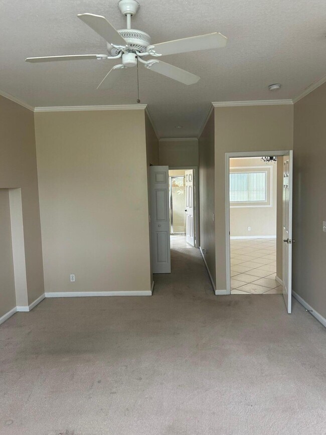Building Photo - 987 NW Mossy Oak Way