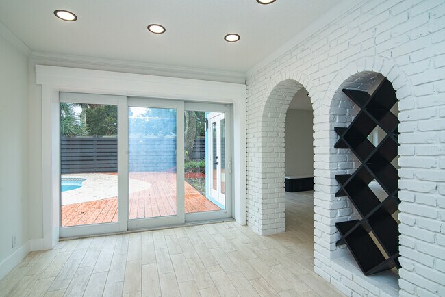 Building Photo - 111 Zoratoa Ave