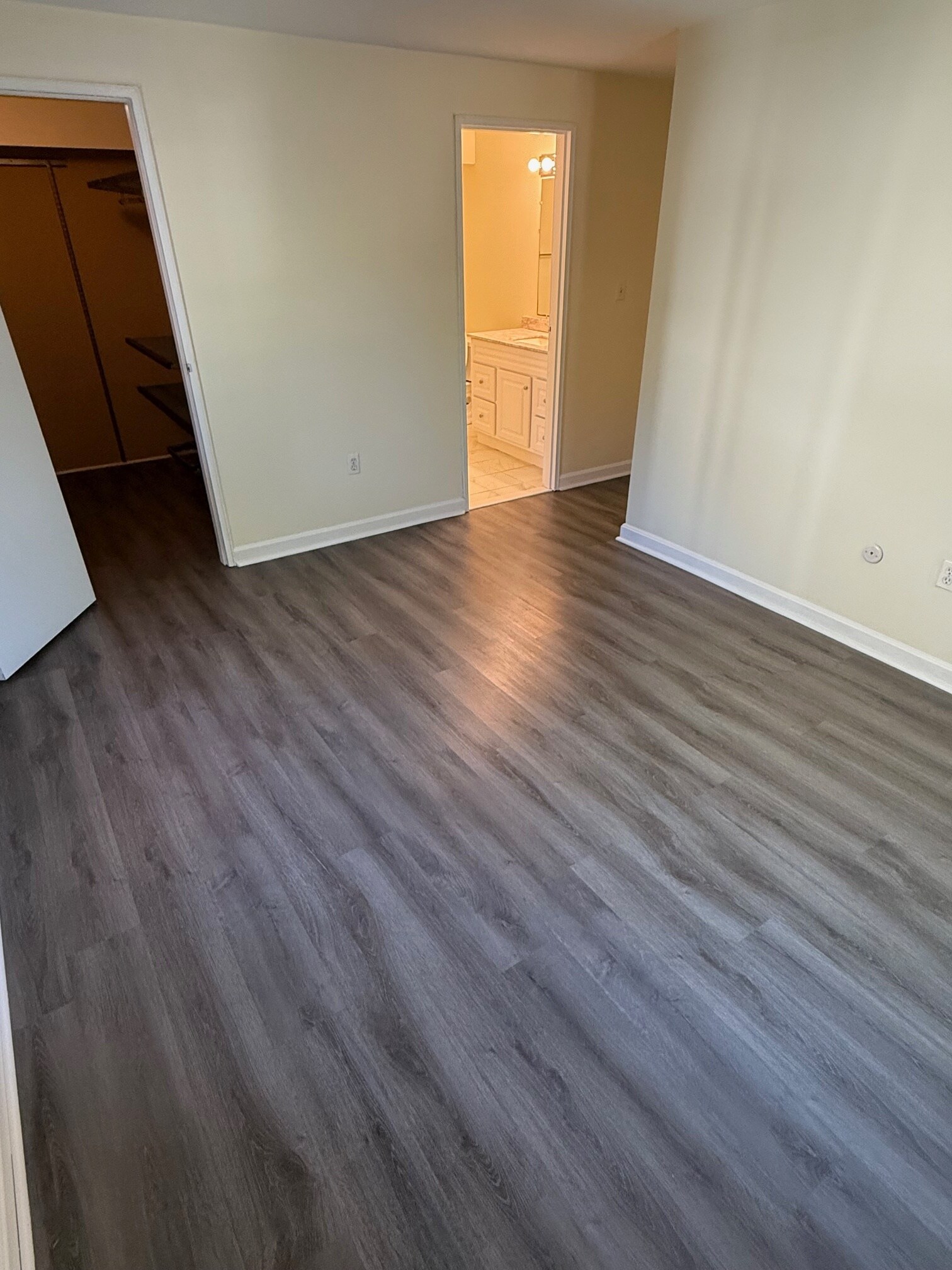 Building Photo - 30 Silver Hill Ln