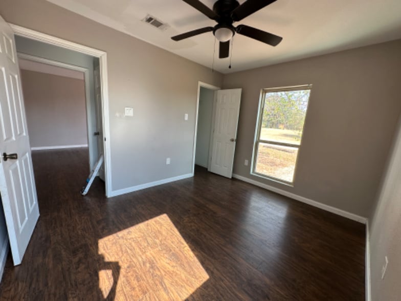 Building Photo - 3015 FM 2280