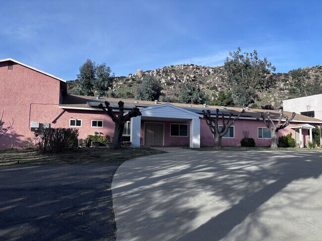 Building Photo - San Marcos 5 Bedroom Home