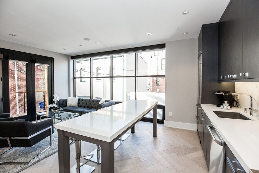 Building Photo - 1511 Kingman Pl NW