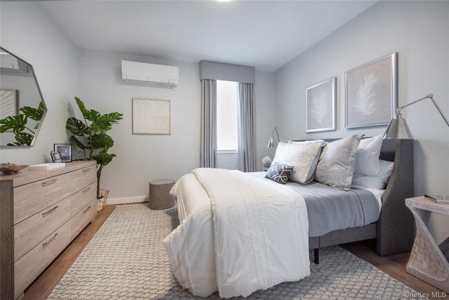 Building Photo - 300 Carleton Ave