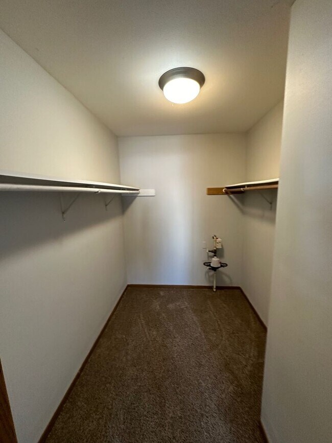 Building Photo - 1/2 OFF FIRST MONTHS RENT SPECIAL!