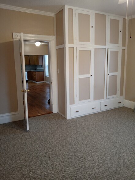 Building Photo - 1261 Bloomer Rd