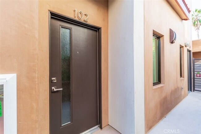 Building Photo - 1212 Viola Ave