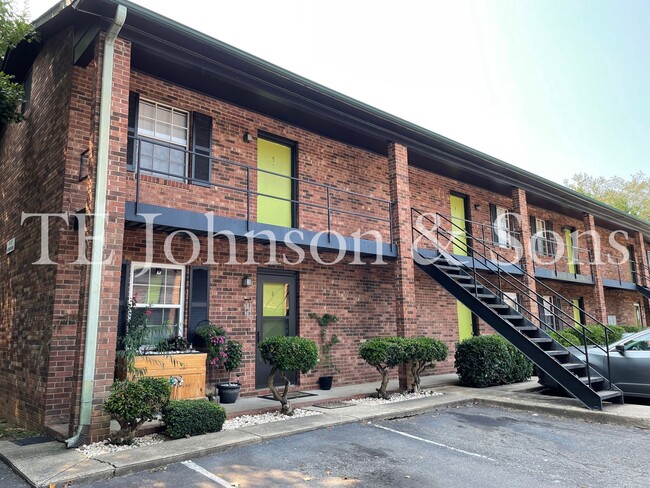 Primary Photo - COMFORT, CONVENIENCE AND AFFORDABILITY! Ju...