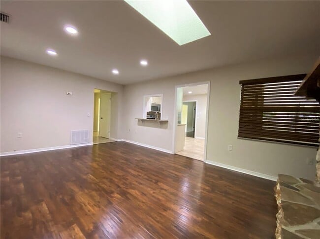 Building Photo - 214 Stevenage Dr