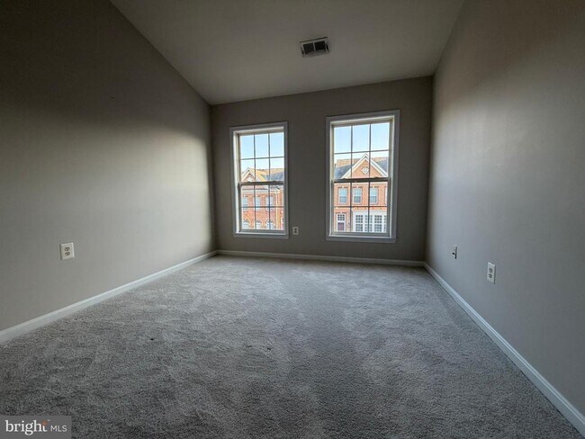 Building Photo - 5669 Faircloth Ct