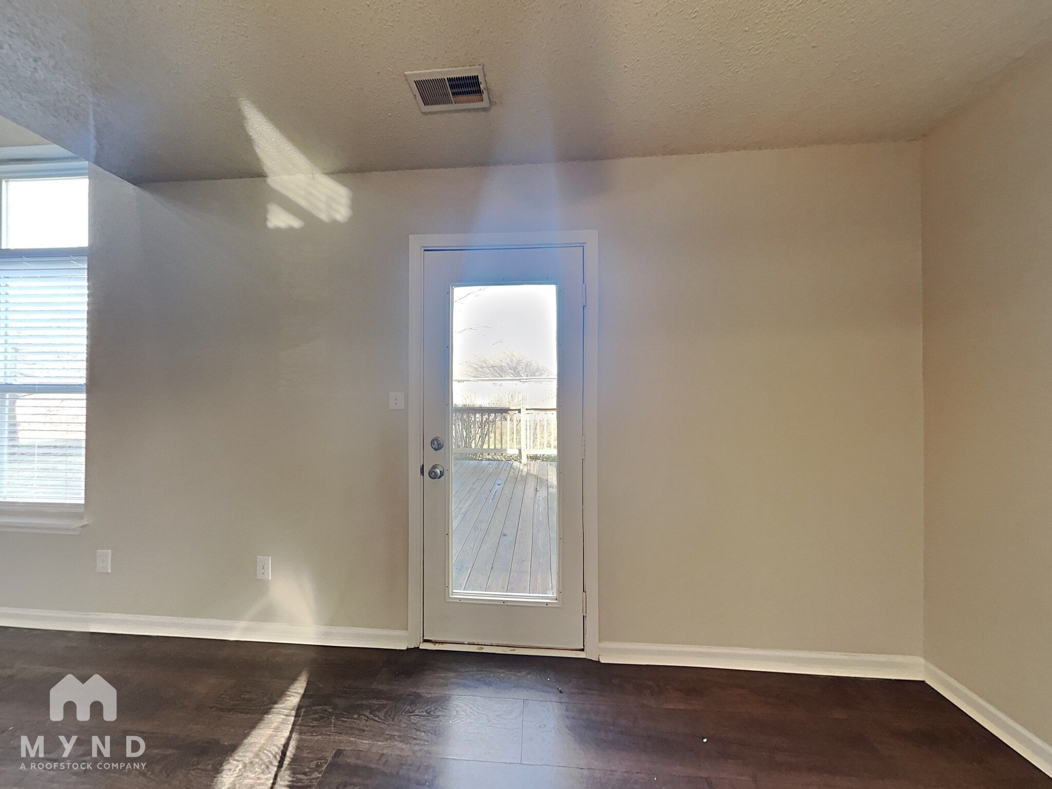 Building Photo - 1698 Prairieview Ln